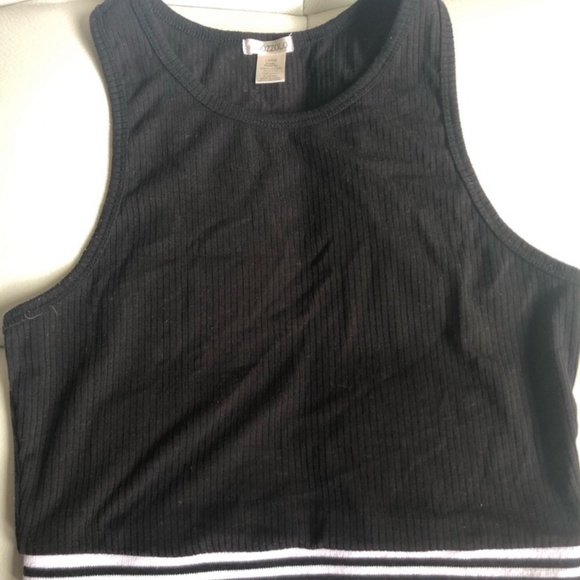 Sale: 5 for $10 - Bozzolo crop tank top - Picture 1 of 3